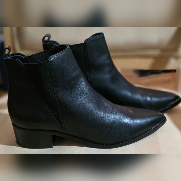 MARC FISHER BLACK LADIES LEATHER ANKLE BOOTS SIZE 7 - Picture 7 of 7